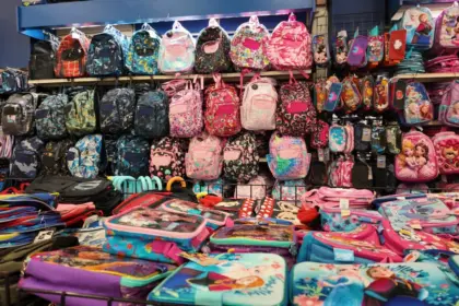 Comerciantes proyectan alza en ventas de útiles escolares este fin de semana