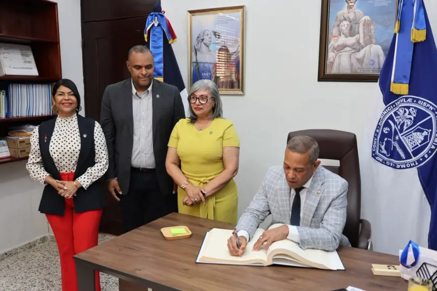 Franklin Romero refuerza conectividad WiFi en la UASD Recinto SFM