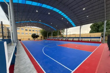 INEFI entrega techado en La Perito para impulsar deporte escolar