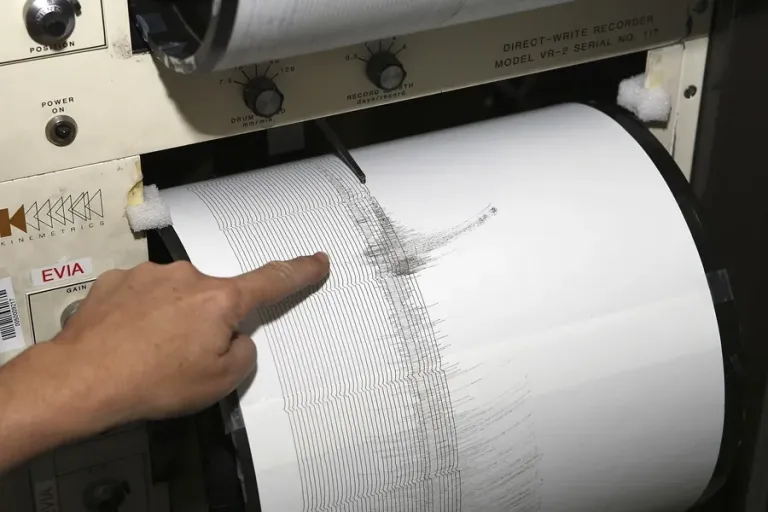 Terremoto de 5 grados en Granada causa daños materiales y alerta al 112