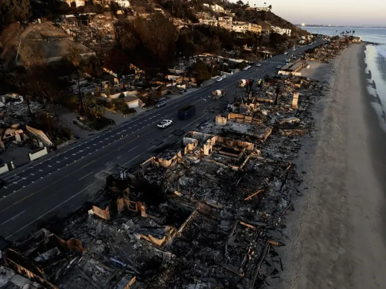 Nueva acusación contra sospechoso del mortal incendio en Los Ángeles