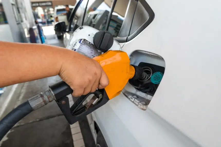 Aumentan RD$3.00 a la gasolina y el gasoil regular en República Dominicana