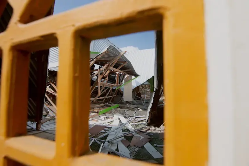 Español relata terror tras terremoto de 7,7 magnitud en Indonesia