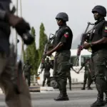 Tragedia en Nigeria: 10 policías mueren tras ataque de rebeldes armados