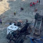 Patana cae al río Nizao tras accidente en el puente Lucas Díaz de San Cristóbal