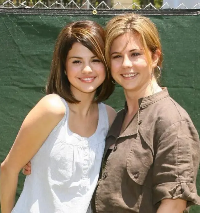 Demandan a Selena Gomez por supuesto fraude en su empresa Wondermind
