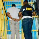 DNCD captura hombre con 11 paquetes de marihuana en Villa Juana