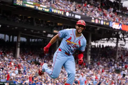 Joshua Báez hace historia en MLB con tres jonrones en su debut