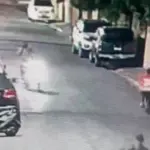 Roban motocicleta en cancha de Quisqueya: delincuentes usan disfraz de delivery