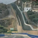 Fronteras de Ceuta y Melilla mantienen calma tras alerta migratoria