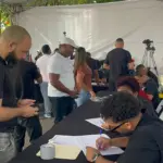 Santiago Matías inicia recolección de firmas para candidatura 2028