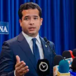 Omar Fernández cuestiona falta de cupos escolares y pide mayor inversión