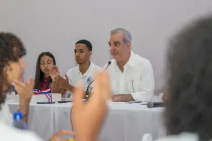 Abinader entrega 436 becas del ITLA en Pedro Brand para formación tech