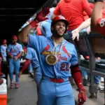 Joshua Báez hace historia en MLB con tres jonrones en su debut
