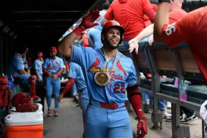 Joshua Báez hace historia en MLB con tres jonrones en su debut