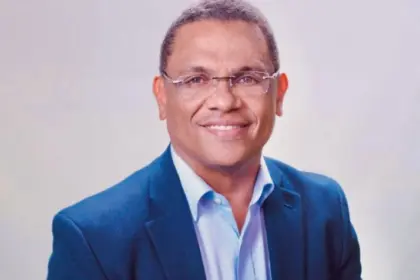 Mérido Torres es designado nuevo director del Departamento Aeroportuario