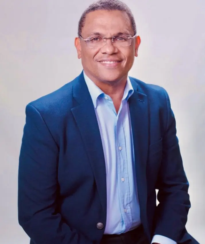 Mérido Torres es designado nuevo director del Departamento Aeroportuario