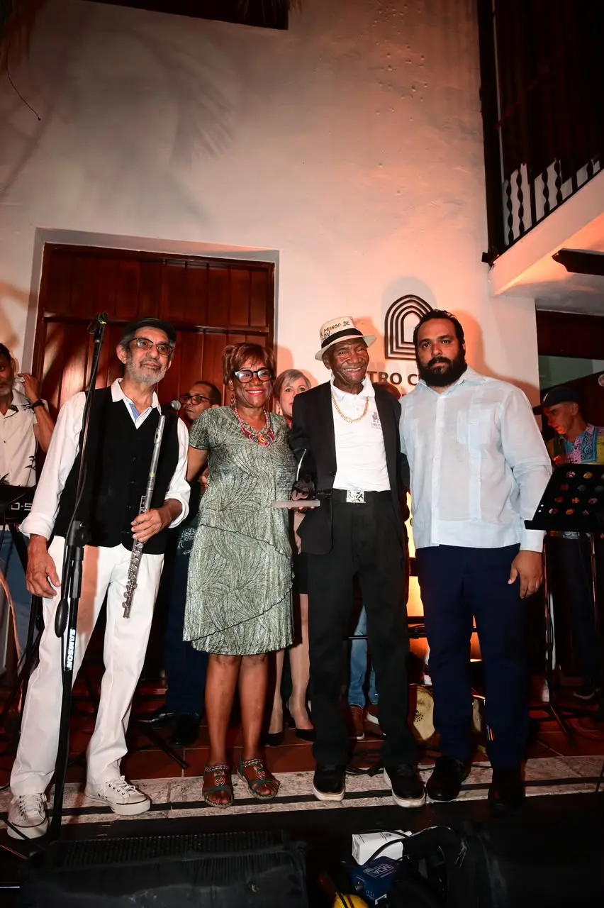 Homenaje a Kundengo Minier y César Namnúm por su legado al son dominicano