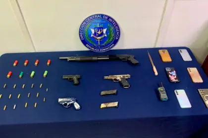 DINTEL y MP incautan armas y detienen a dos personas en Santiago