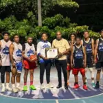 Reconocen a Luis Espinal por su labor deportiva en Pedro Brand