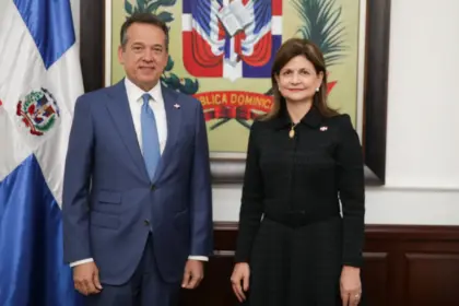 Ito Bisonó asume como nuevo canciller de la República Dominicana