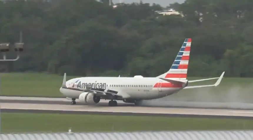 Avión de American Airlines sufre explosión de neumáticos al aterrizar en Chicago