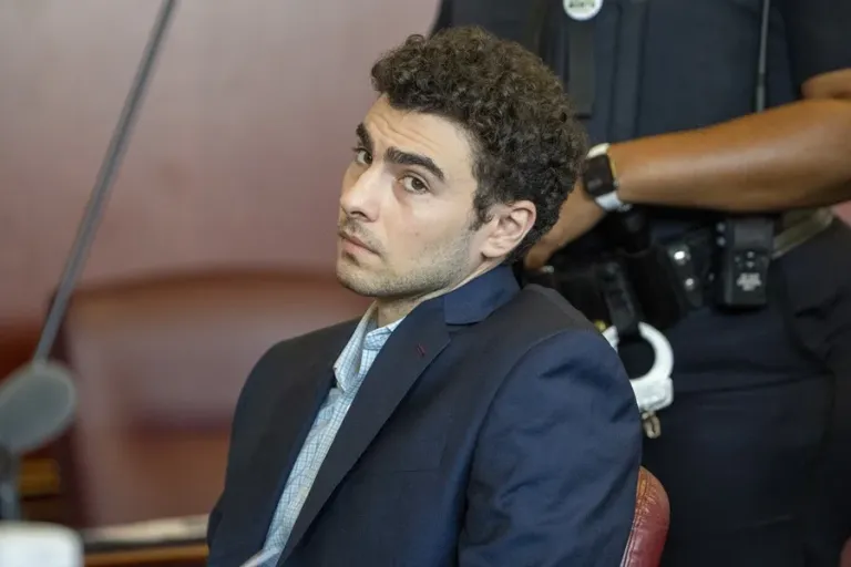 Aplazan juicio contra Luigi Mangione: nueva audiencia el 10 de diciembre