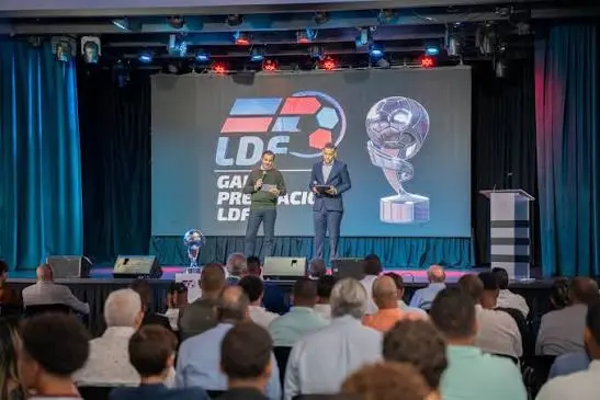 Atlántico FC recibe el Premio al Juego Limpio en la Gala de la LDF 2025