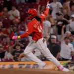 Elly De La Cruz logra su primer hit de oro en triunfo de los Rojos