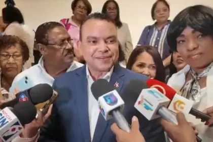 SNS nombra más de 13,000 profesionales para fortalecer salud pública RD