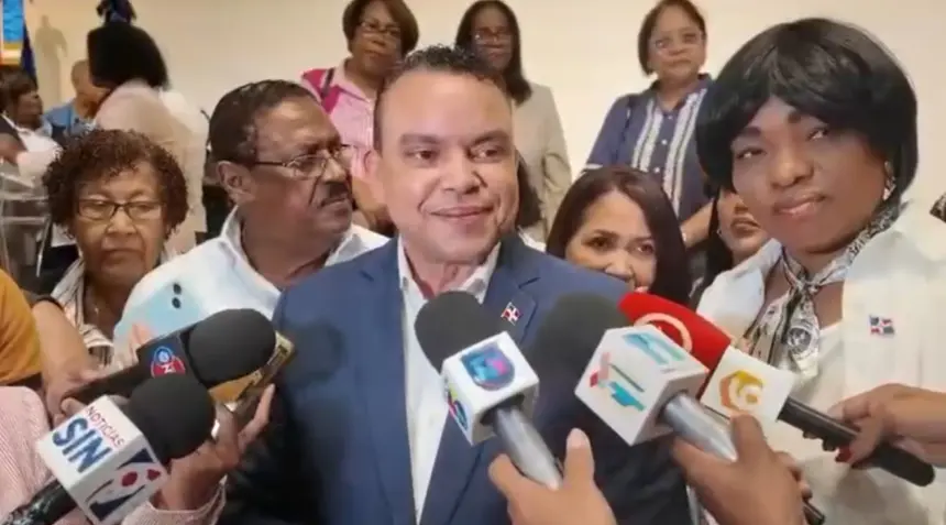 SNS nombra más de 13,000 profesionales para fortalecer salud pública RD