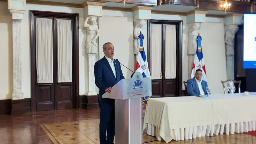 Abinader impulsa Eficompras para modernizar las contrataciones públicas