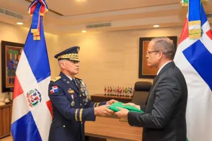 Nuevo mando en la Policía Nacional: Ernesto Rodríguez asume el liderazgo