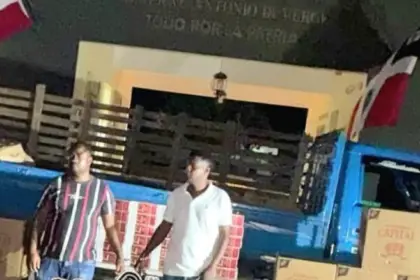 Ejército incauta 230 mil cigarrillos ocultos entre frutas en Azua