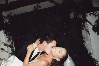 Ariana Grande y Dalton Gómez oficializan su divorcio tras dos años