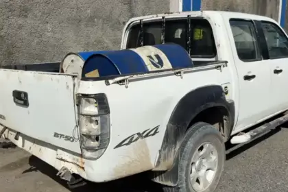 Detienen a dos empleados por robo de combustible en San Francisco de Macorís