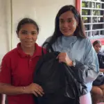 PROPEEP y Oficina Senatorial de Bonao entregan útiles y alimentos en Los Barros 2