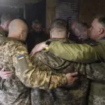 Rusia y Ucrania ejecutan intercambio de 103 prisioneros de guerra