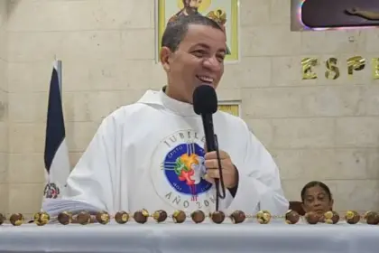 Padre Norberto Rosario advierte sobre influencia política de Santiago Matías