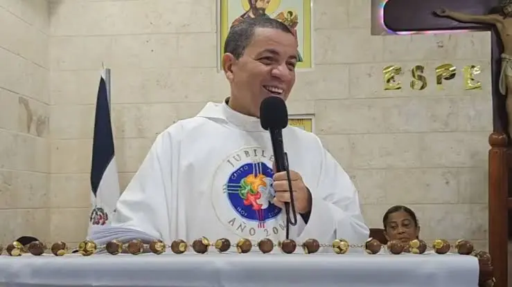 Padre Norberto Rosario advierte sobre influencia política de Santiago Matías