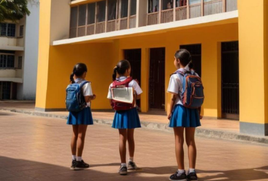 Denuncia por cobro de documentos académicos en colegios de Santo Domingo