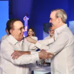 Ratifican a Héctor Valdez Albizu como gobernador del Banco Central
