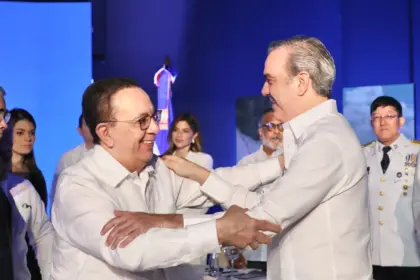 Ratifican a Héctor Valdez Albizu como gobernador del Banco Central