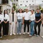 Emprendedores y comunicadores entregan útiles escolares en La Vega