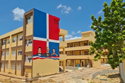 SDE inaugura más de 60 nuevas aulas para el año escolar 2026-2027