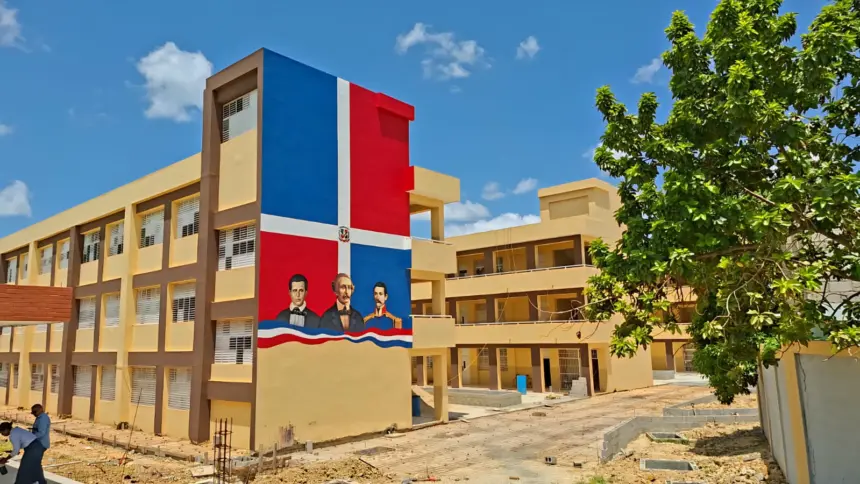 SDE inaugura más de 60 nuevas aulas para el año escolar 2026-2027