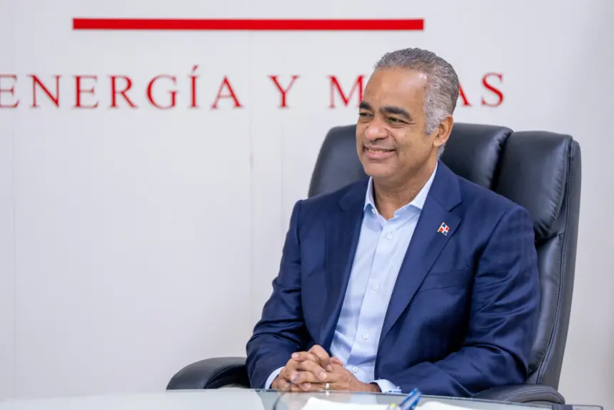 Joel Santos asume presidencia del CUED para modernizar sector eléctrico