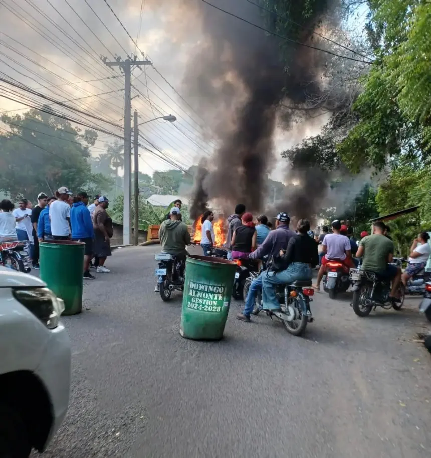 Protesta en Licey exige captura de Darlyn Zaza por muerte de Carolay
