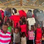 Faith Impact Foundation beneficia a 800 niños en RD y Haití con útiles