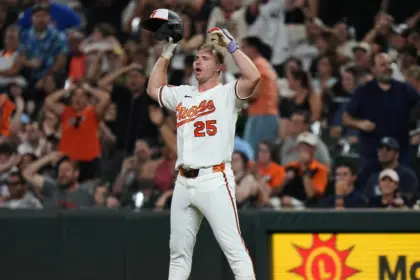 Polémica decisión arbitral priva a Pete Alonso de jonrón con Orioles